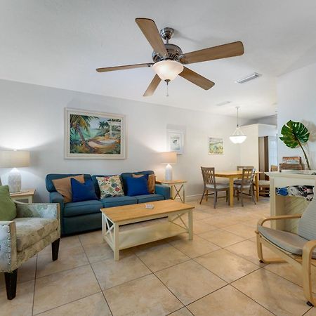 An Island Getaway At Palm Tree Villas هولمز بيتش المظهر الخارجي الصورة