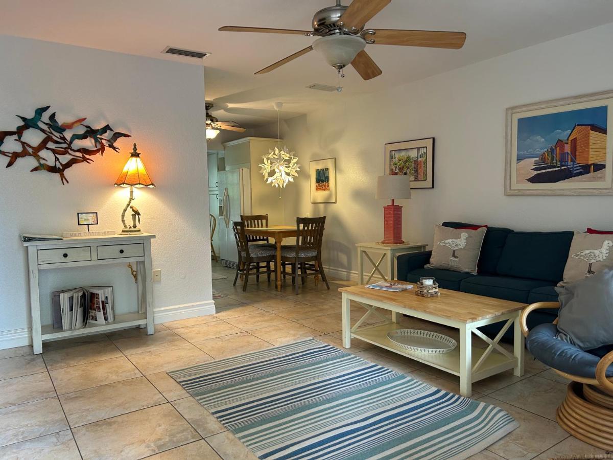 An Island Getaway At Palm Tree Villas هولمز بيتش المظهر الخارجي الصورة