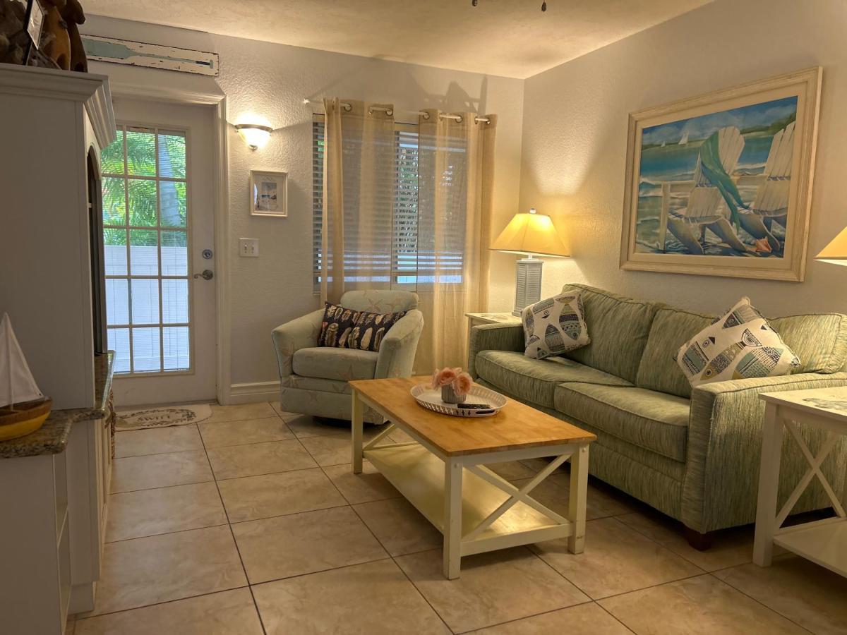 An Island Getaway At Palm Tree Villas هولمز بيتش المظهر الخارجي الصورة